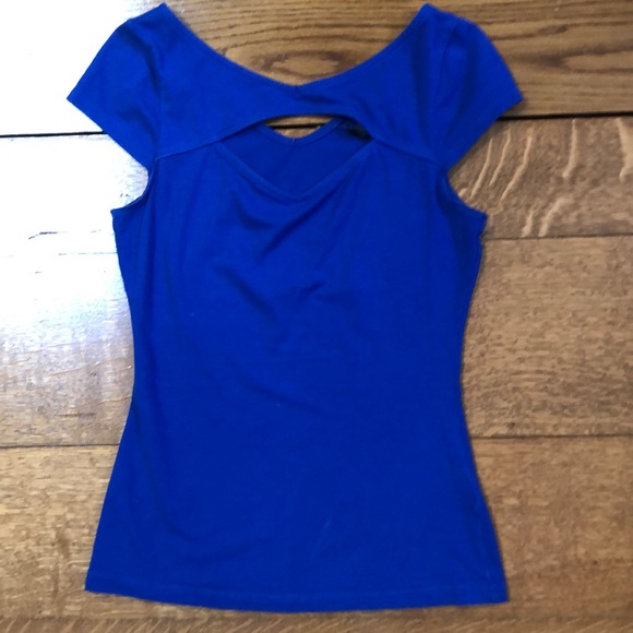 Guess Cutout Top Size 0. - Picture 2 of 2